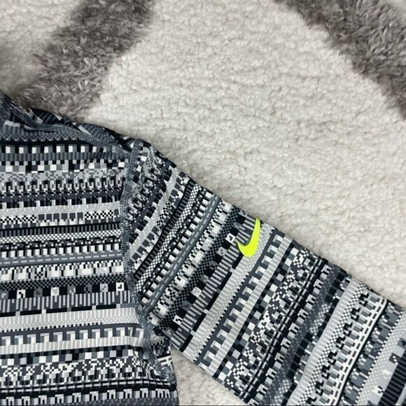 Women’s Nike Long Sleeve  - Picture 4 of 4